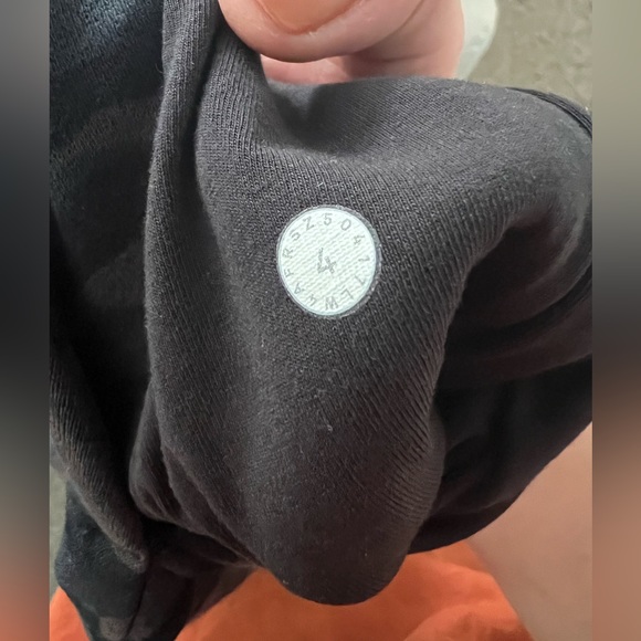 Lululemon Scuba Sweater - Picture 3 of 3